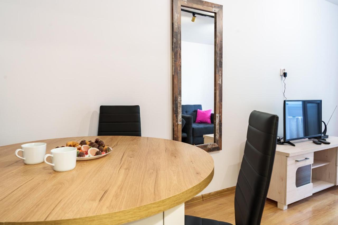 Apartament Pod Swierkiem - Pet Friendly - 2 Osobne Pokoje Dla Max 5 Osob - Space Apart Jelenia Góra Kültér fotó